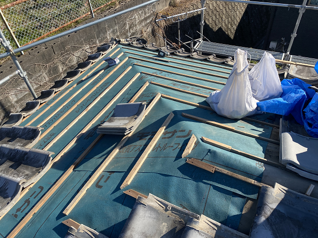 雨漏り　葺き戻し　棟