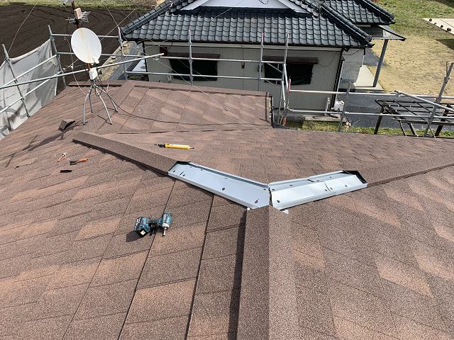 葺き替え　ガルバニウム　鋼鈑