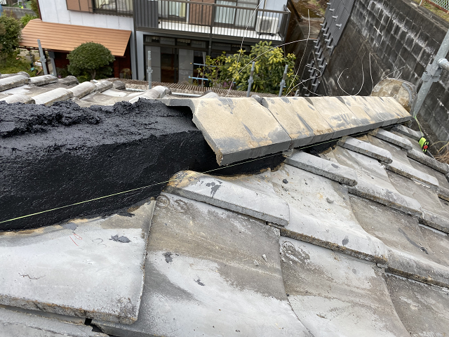 雨漏り　葺き戻し　棟