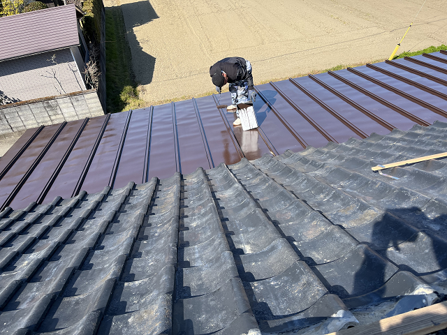 長尺屋根　塗装　瓦棒