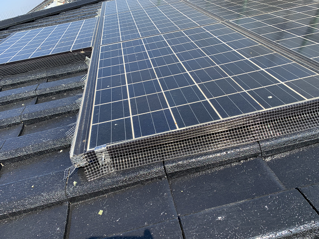 鳩避け　ソーラー　屋根