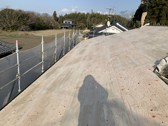 葺き替え　ガルバニウム　鋼鈑