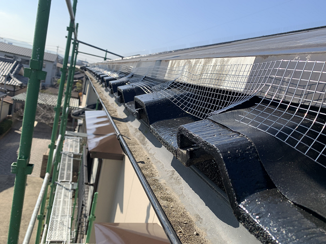 鳩避け　ソーラー　屋根