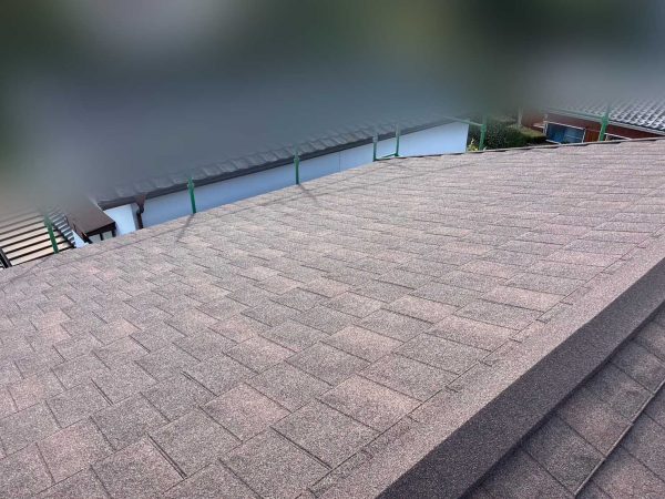 スレート屋根カバ工法後