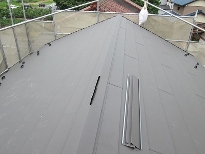 板金を被せる前の棟