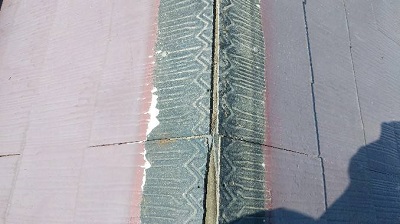 屋根の棟部の貫板交換工事施工前の様子