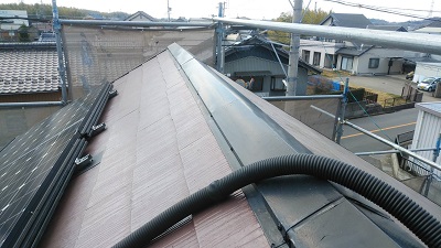 屋根の棟部の貫板交換工事施工後の様子