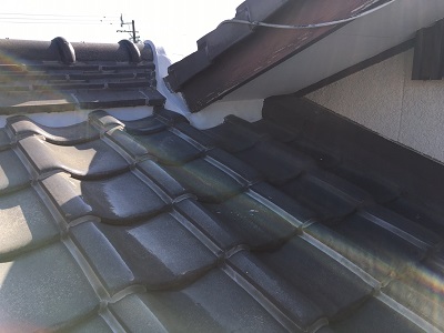 雨漏れしている箇所の屋根写真
