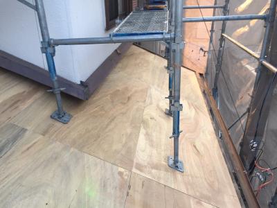 屋根　コンパネ　施工