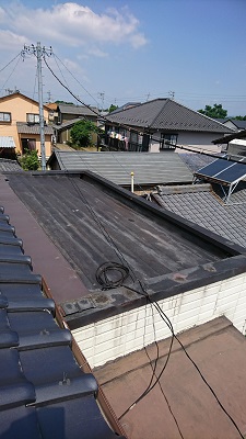 施工前のトタン屋根
