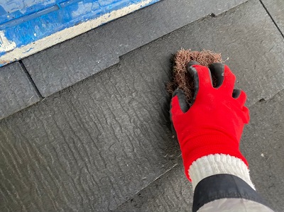 カラーベストのケレン作業