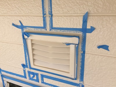 シーリングの下地処理の様子