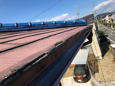 台風の影響で天井に雨染みができたお宅の様子
