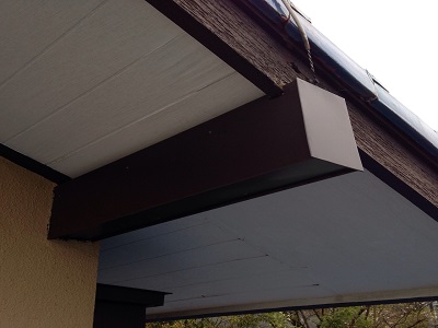 母屋を板金でカバーした写真