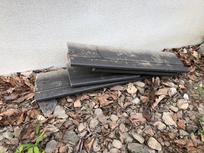 破風によって外れてしまったカバーの様子