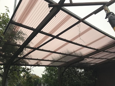 破損してしまった波板交換工事施工後の様子