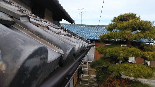 経年劣化で破損した雨樋交換工事完工の様子の様子
