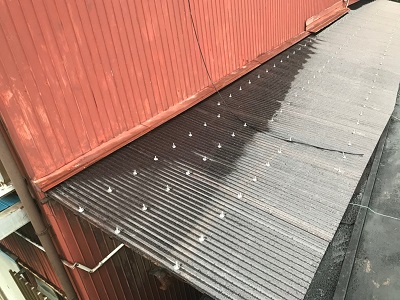 破損してしまった波板交換工事施工後の様子