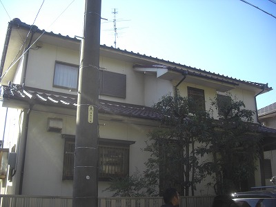 屋根漆喰工事の家の外観