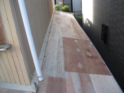 屋根　カバー工法　野地板