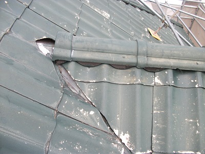 雨漏れする屋根