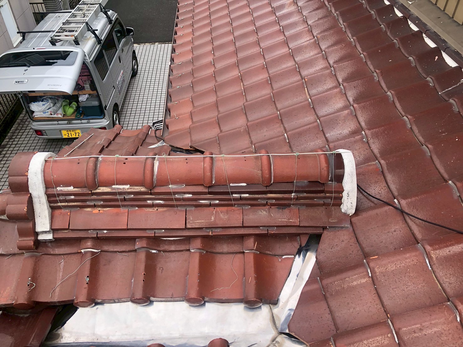 棟瓦取り直し工事　施工前2