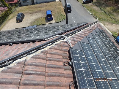 屋根棟組み替え樹脂垂木の設置