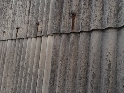 倉庫　外壁　傷み