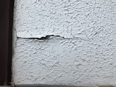 外壁　モルタル　割れ
