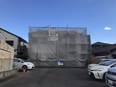 外壁サイディング　足場仮設