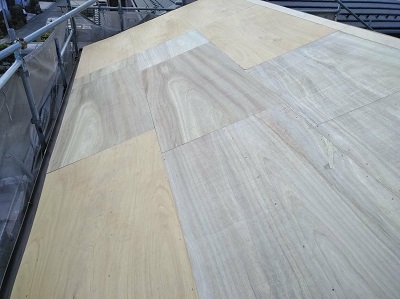 屋根葺き替え　コンパネ