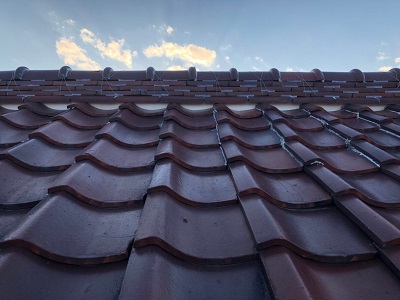 漆喰と瓦止め工事の施工後の様子