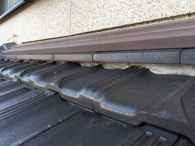 台風被害に遭われたお宅の棟の組み直し工事施工前の様子