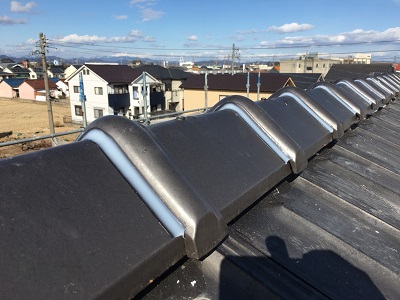 台風被害に遭われたお宅の棟の組み直し工事施工後の様子