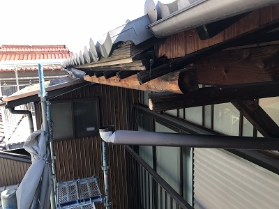雨樋交換工事施工前の様子