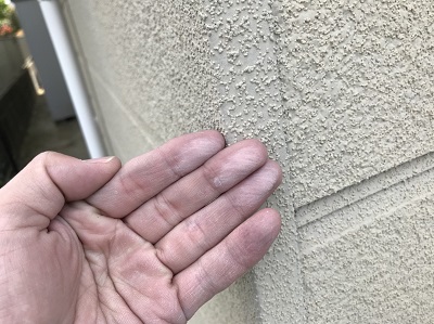 外壁　チョーキング