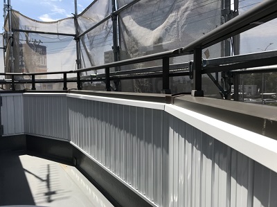 ベランダ内側部分の板金