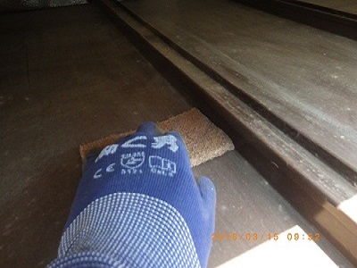 トタン屋根ケレン作業