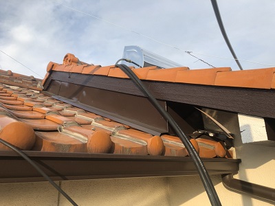 劣化した破風板の塗装工事完工の様子