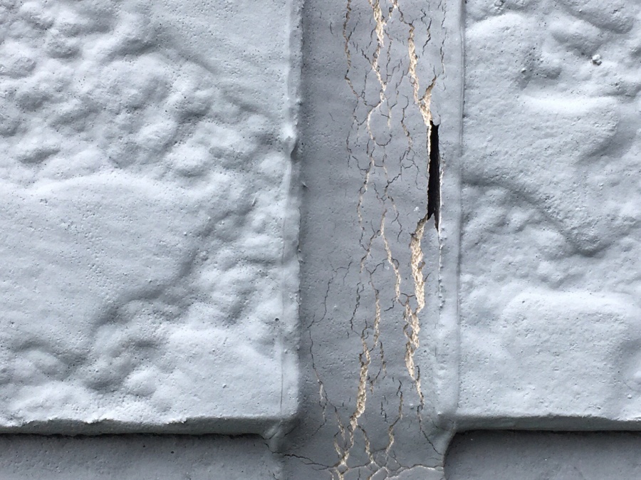 目地のヒビ割れ