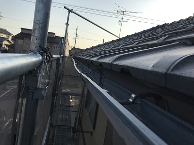 雨樋　歪み　たわみ
