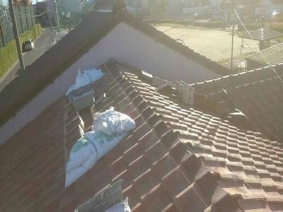 天辺の地瓦を葺いた写真で