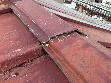 棟板金浮き