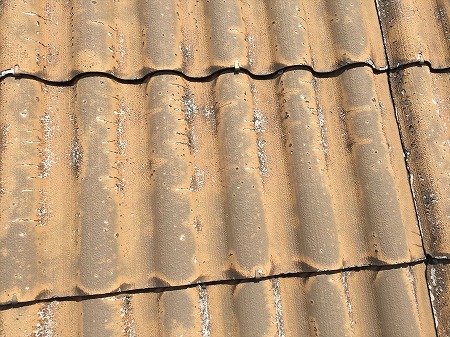 瓦表面の削れ