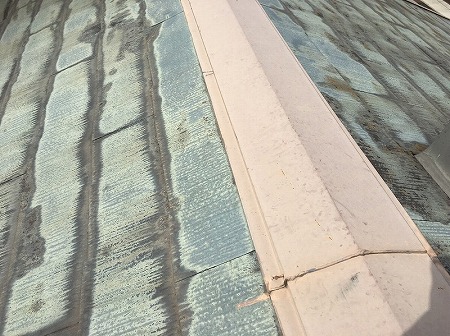 ジョイント部分だけにシミのような黒ずみ