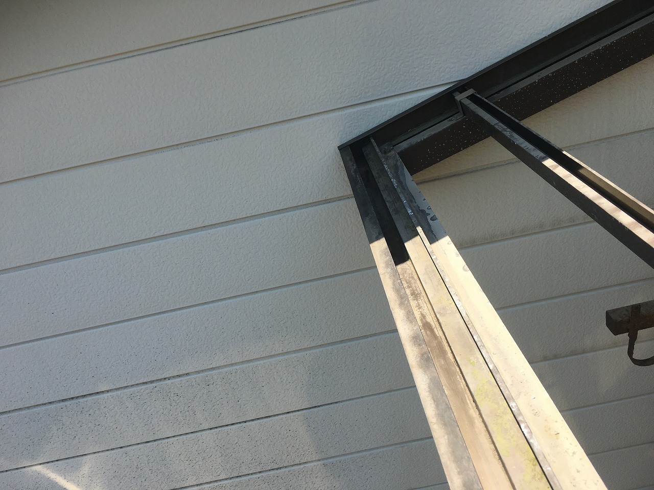 波板レール掃除