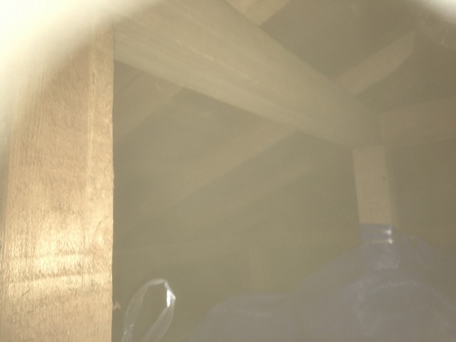 枚方市天井裏状況