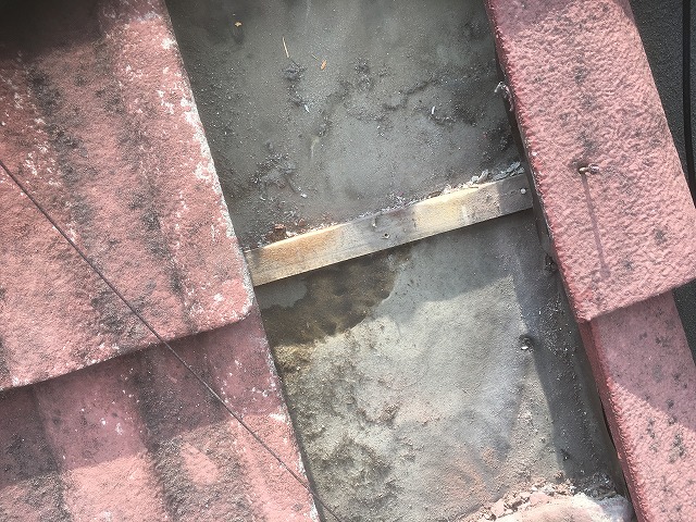 破損瓦の取り外し