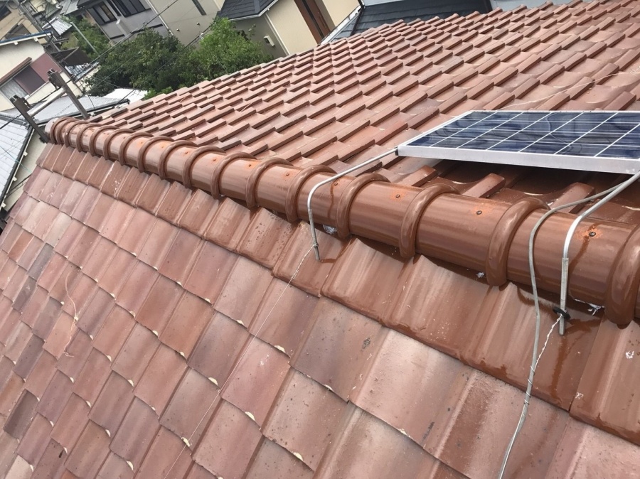 ７寸丸棟瓦を留め付けて完成です。