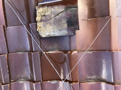 地瓦割れ　寝屋川市